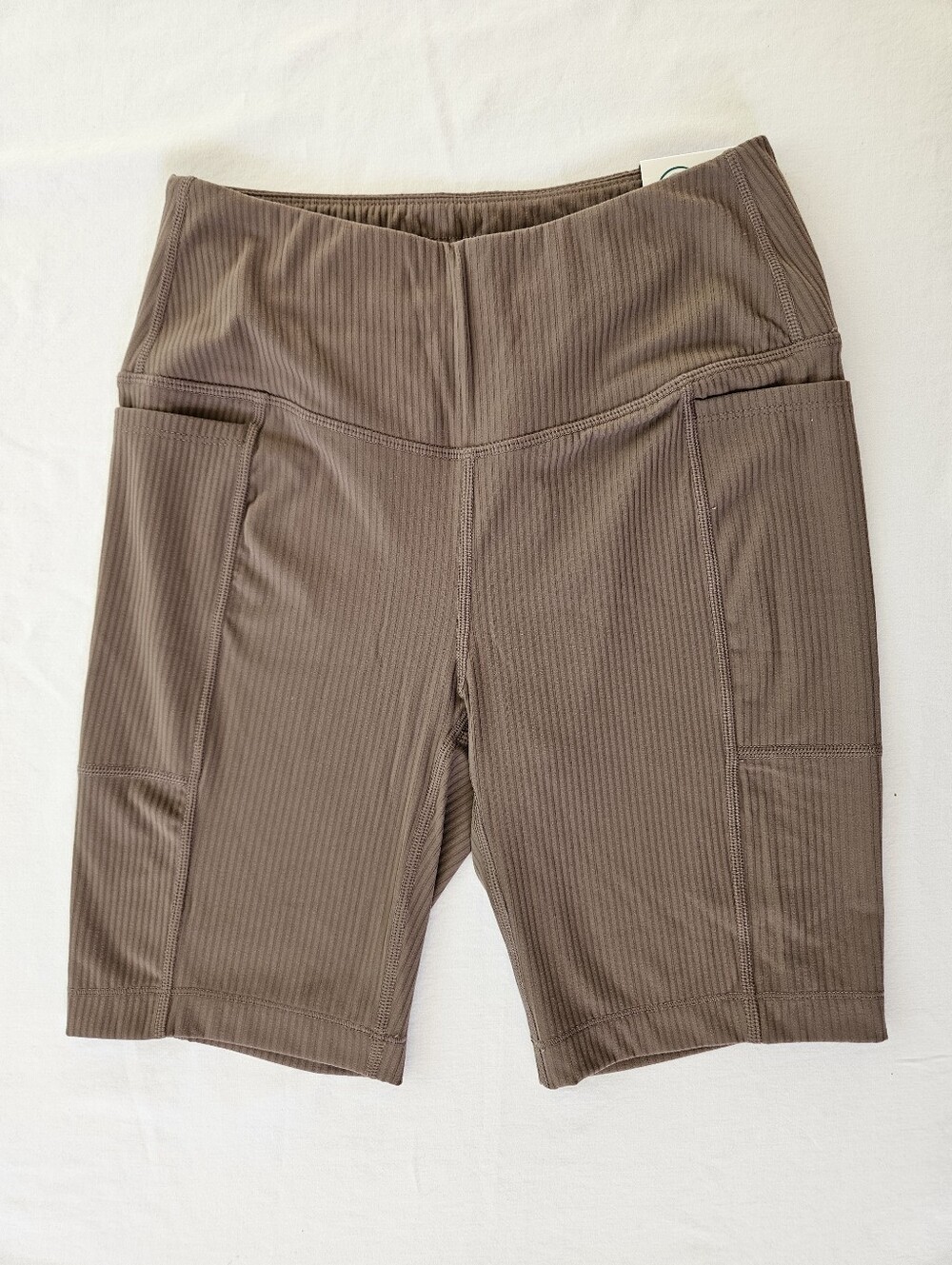 Mondetta Ribbed Bike Shorts in Tan Brown Pockets NWT Size XS